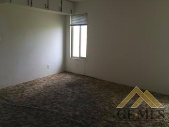 18241 Saint Andrews Dr #14, Tehachapi, CA 93561 photo 5