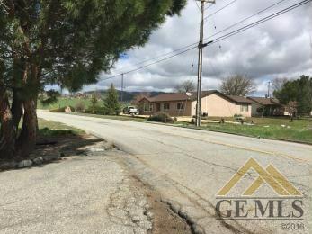 18241 Saint Andrews Dr #14, Tehachapi, CA 93561 photo 3
