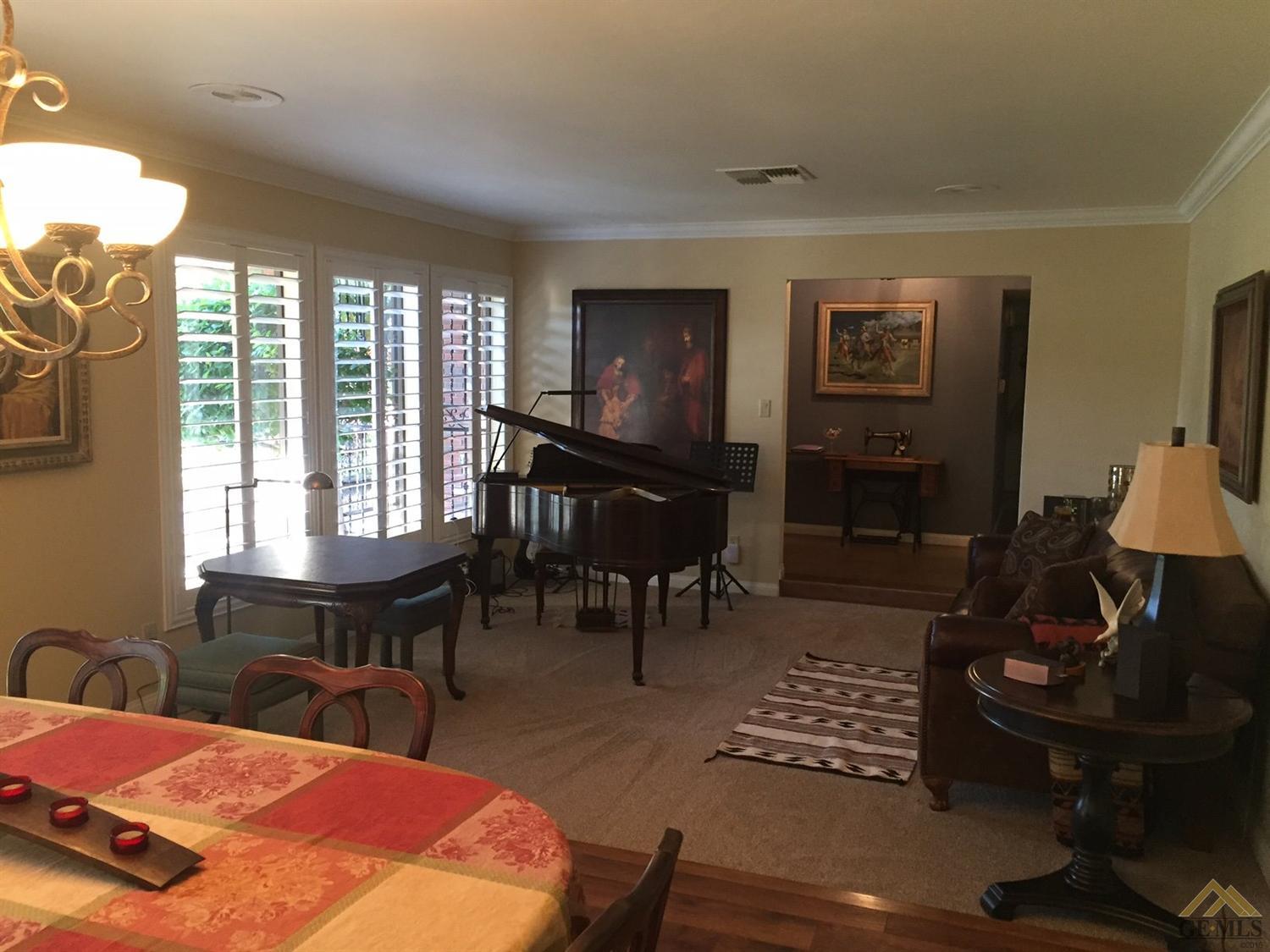 4803 Christmas Tree Ln, Bakersfield, CA 93306 photo 4