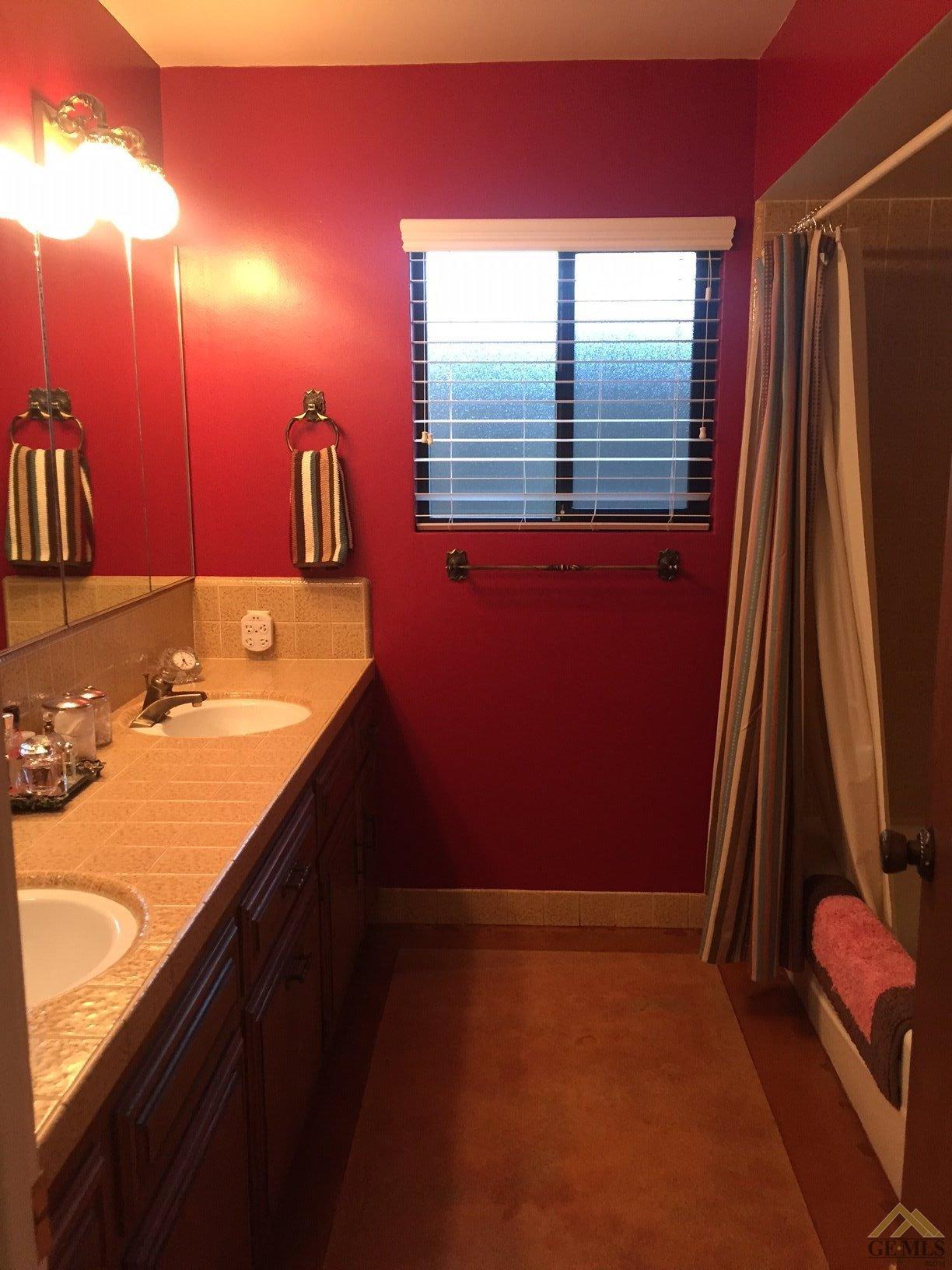 4803 Christmas Tree Ln, Bakersfield, CA 93306 photo 9