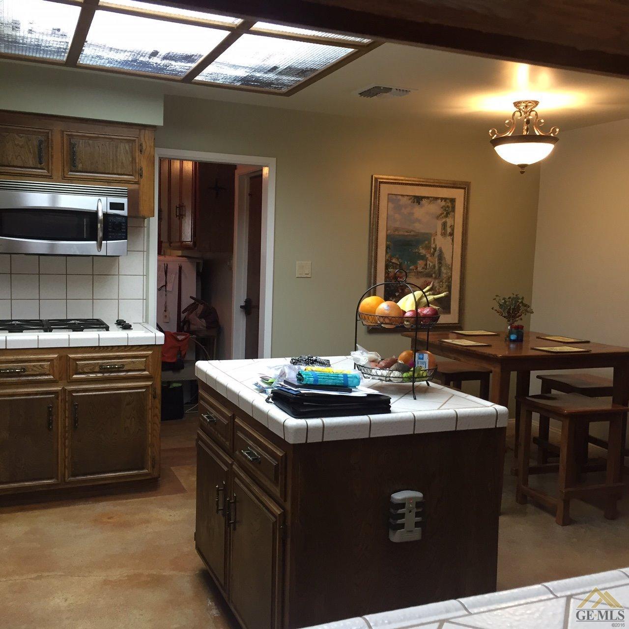 4803 Christmas Tree Ln, Bakersfield, CA 93306 photo 5
