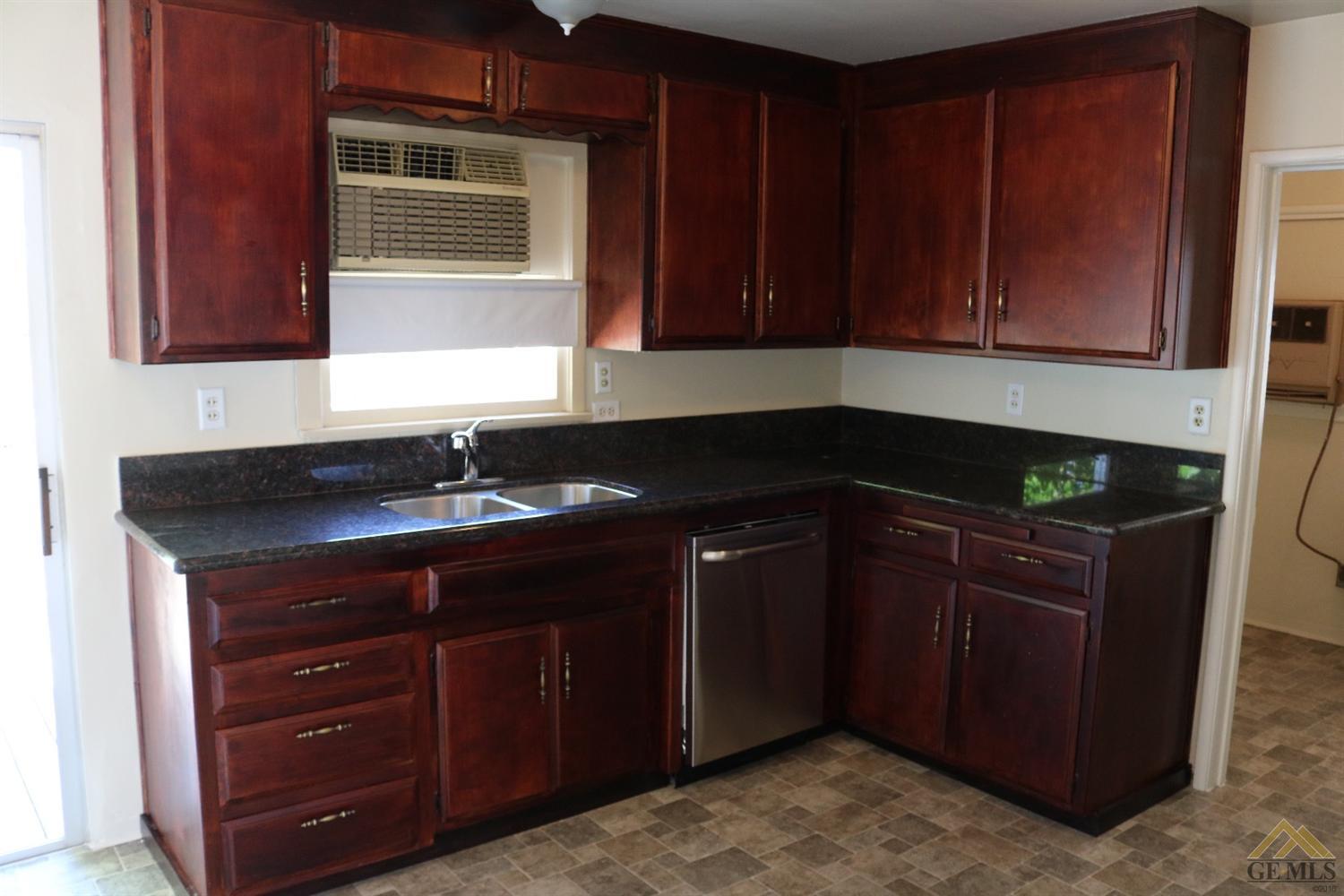 624 B St, Taft, CA 93268 photo 4