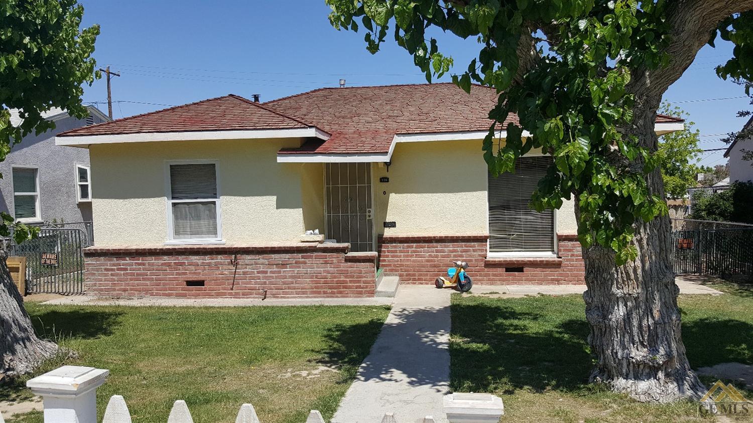 118 E Kern St, Taft, CA 93268 photo 1