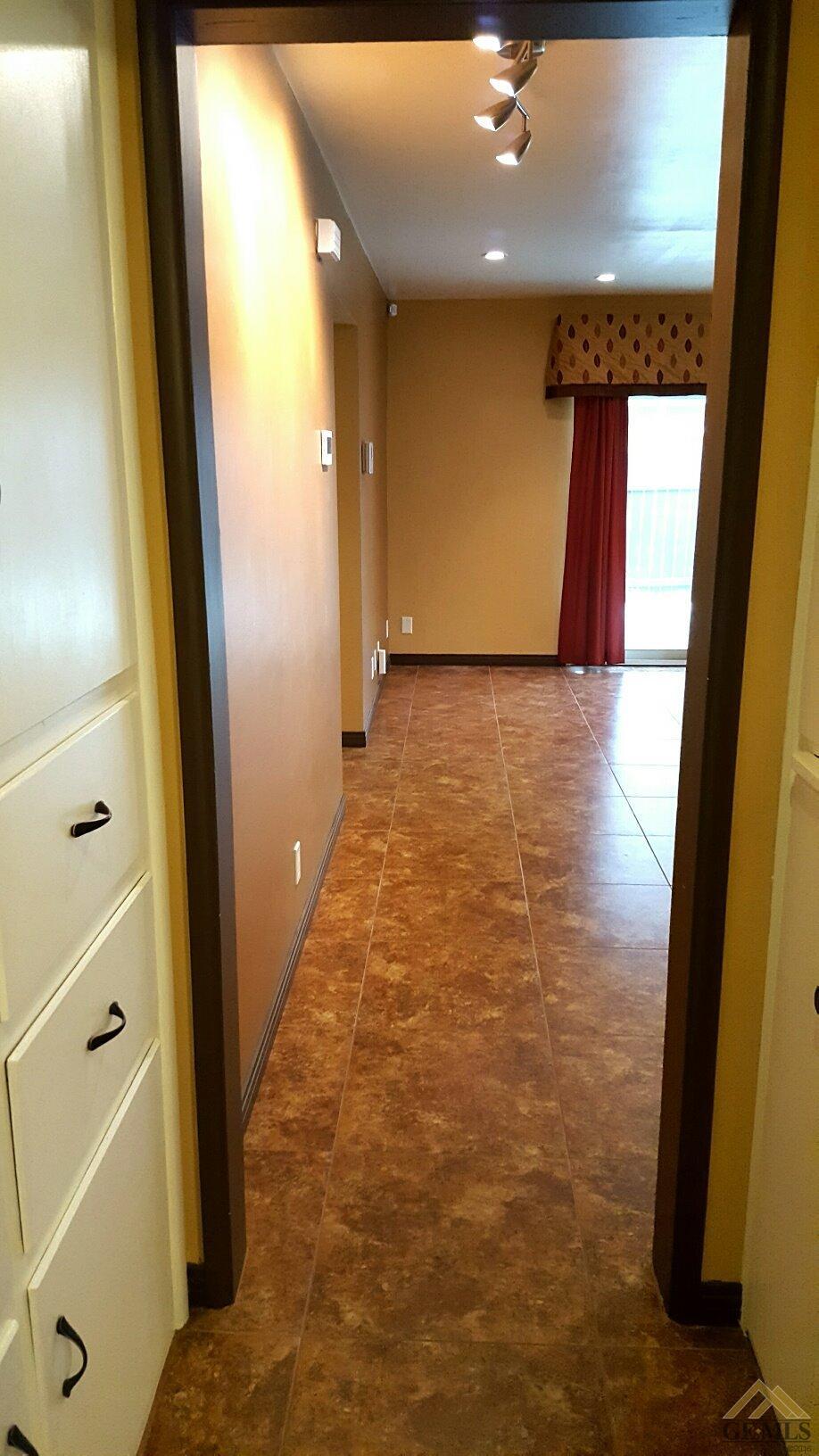 409 Pilgrim Ave, Taft, CA 93268 photo 17