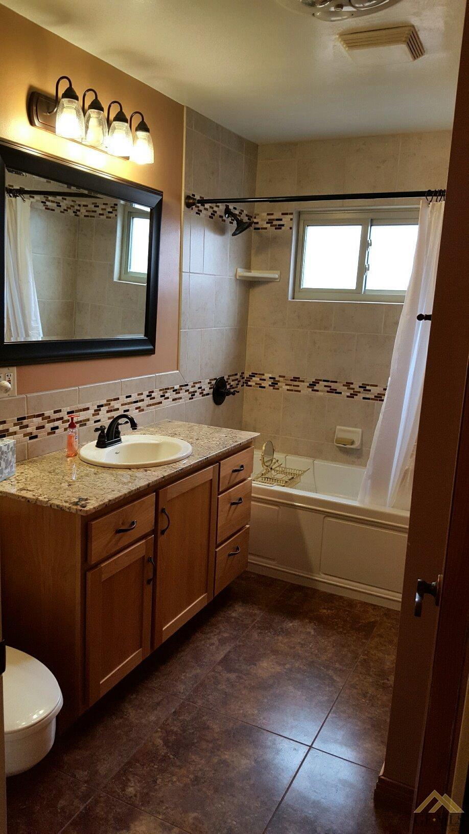 409 Pilgrim Ave, Taft, CA 93268 photo 19