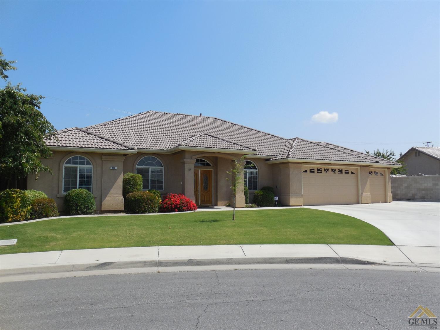 700 Brookside Dr, Shafter, CA 93263 photo 2