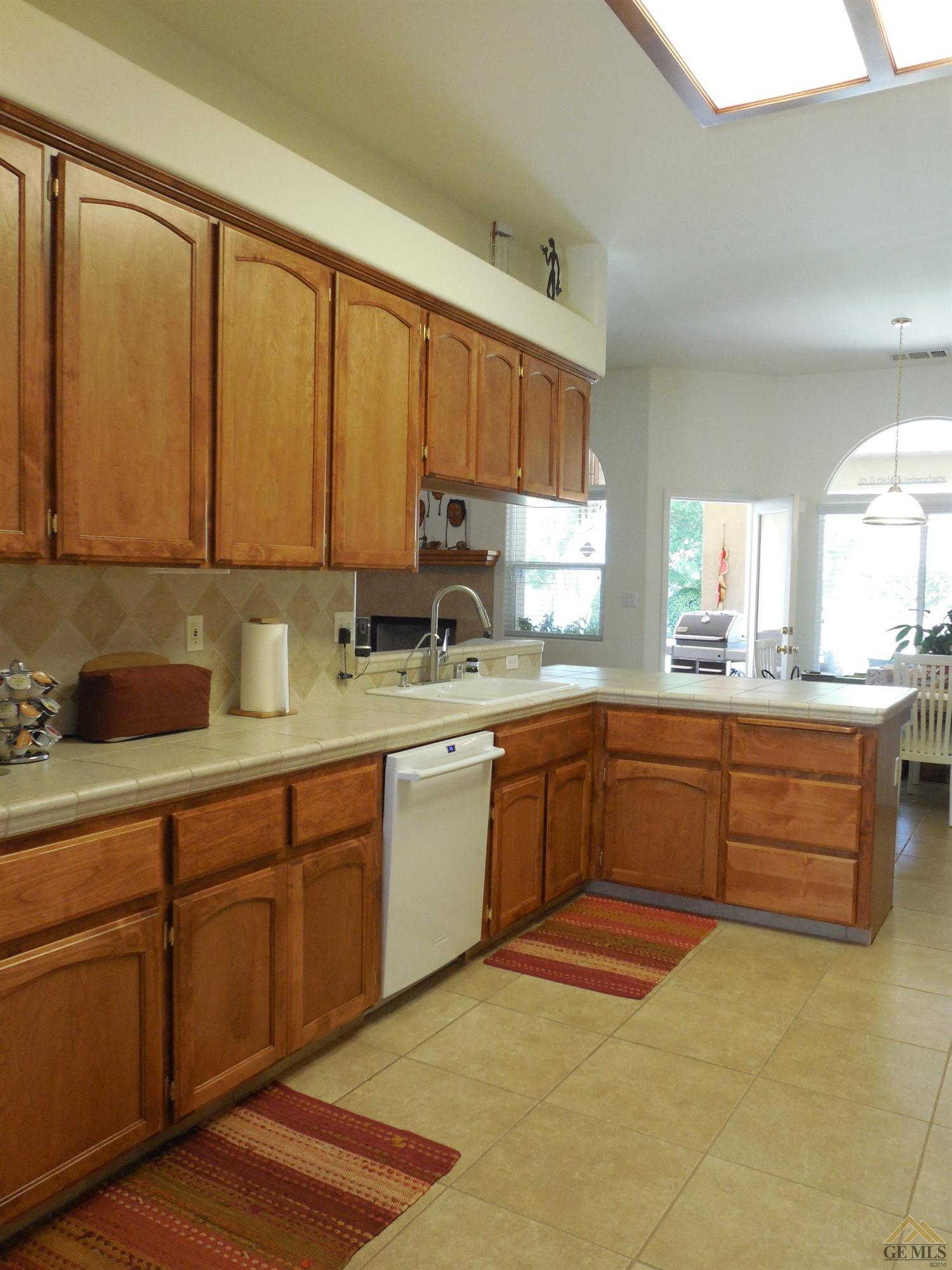 700 Brookside Dr, Shafter, CA 93263 photo 11