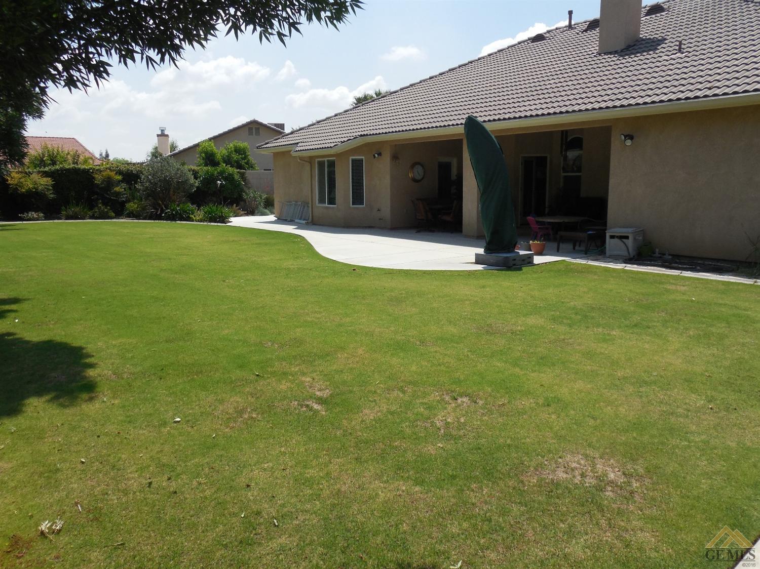 700 Brookside Dr, Shafter, CA 93263 photo 32