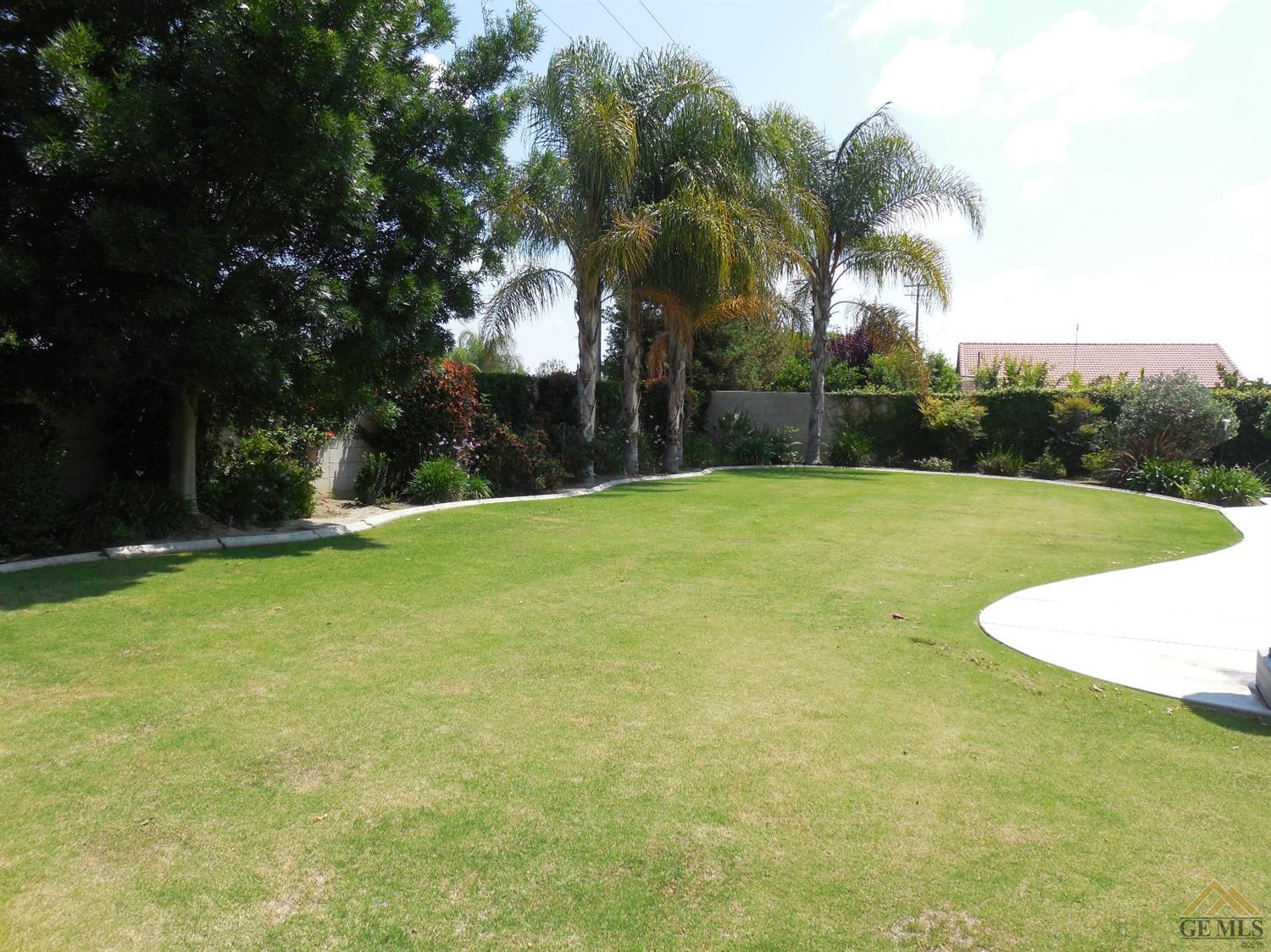 700 Brookside Dr, Shafter, CA 93263 photo 34