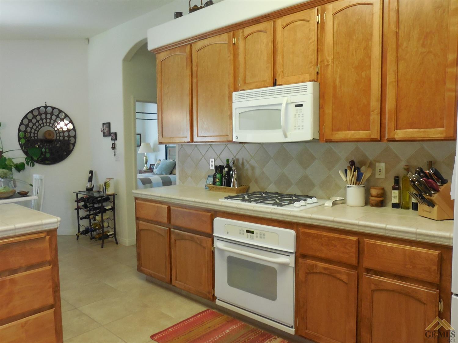 700 Brookside Dr, Shafter, CA 93263 photo 9