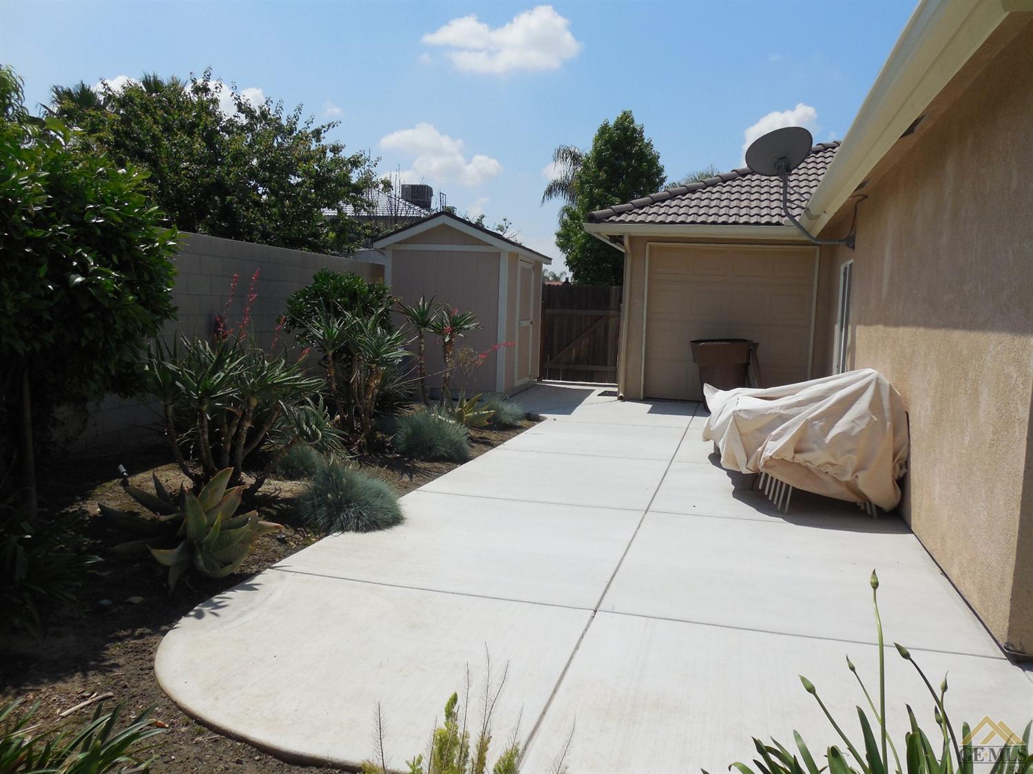 700 Brookside Dr, Shafter, CA 93263 photo 35