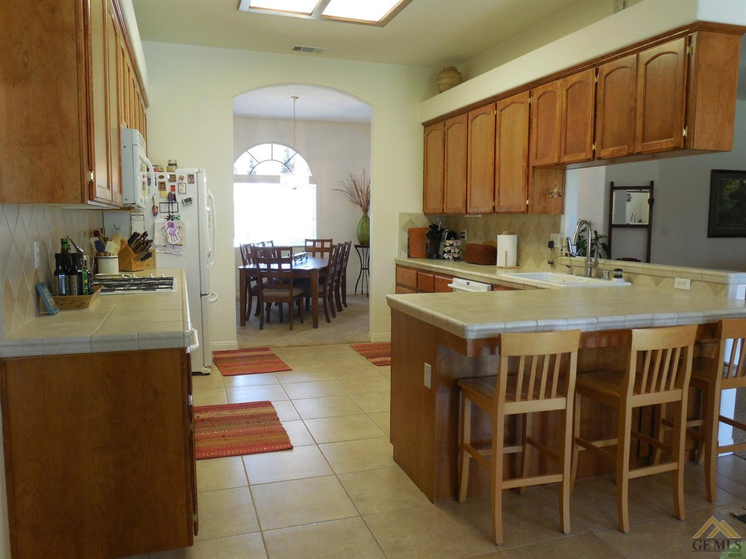 700 Brookside Dr, Shafter, CA 93263 photo 8