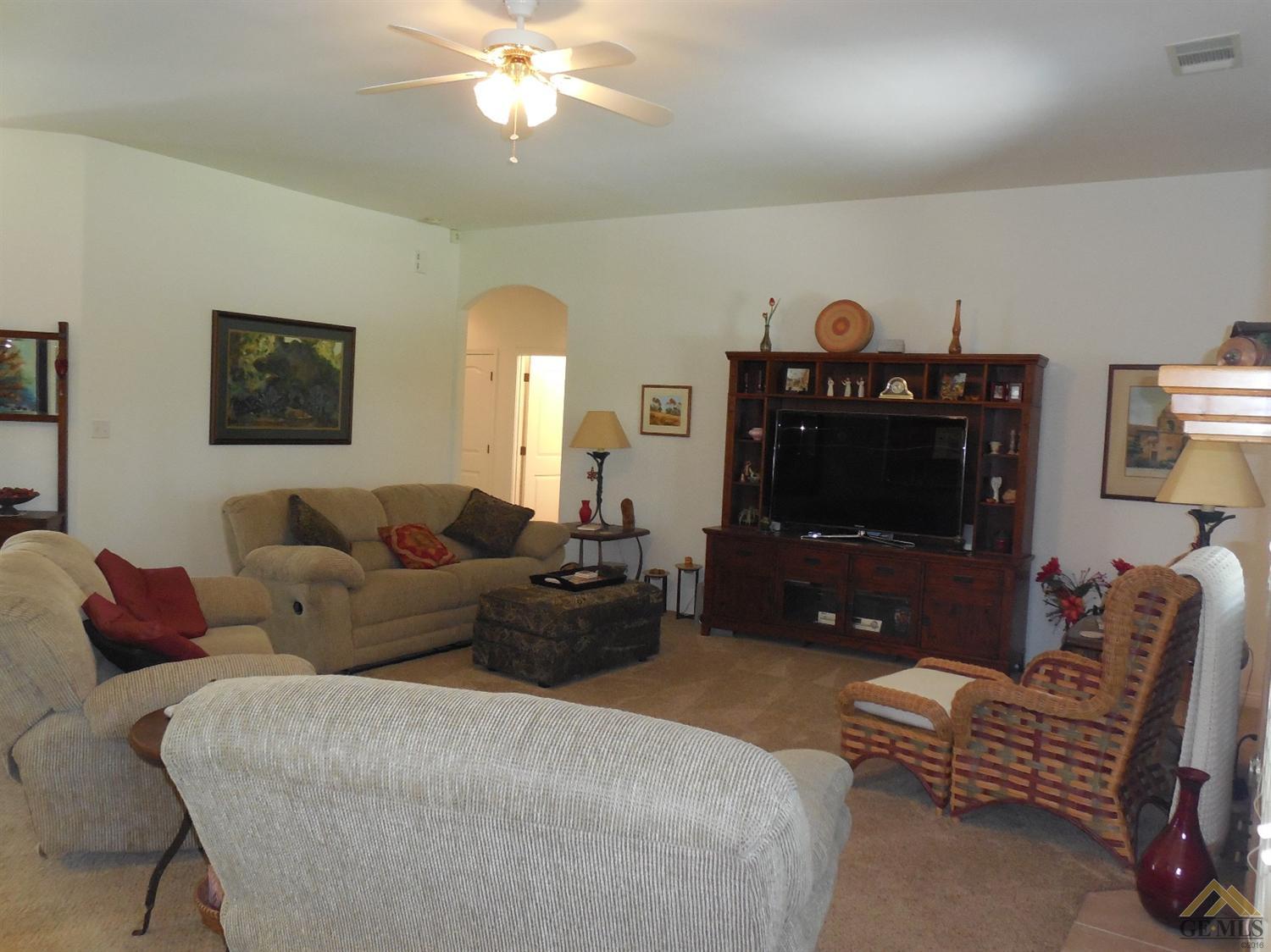 700 Brookside Dr, Shafter, CA 93263 photo 15