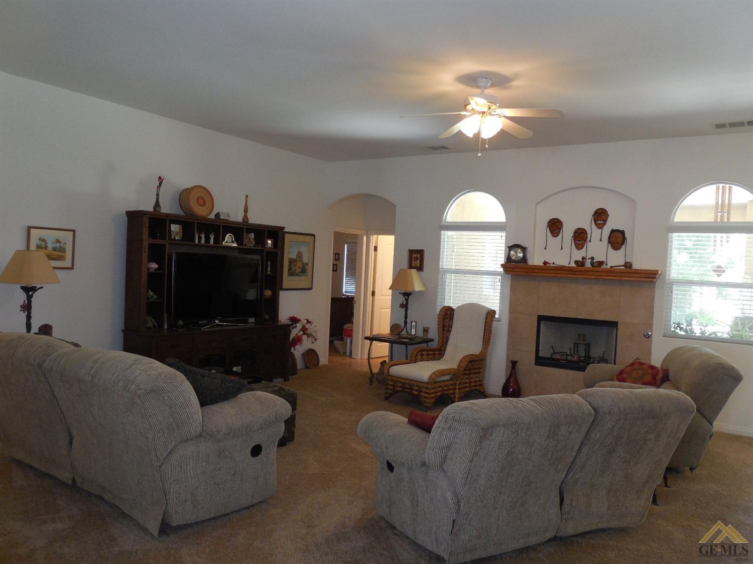 700 Brookside Dr, Shafter, CA 93263 photo 14