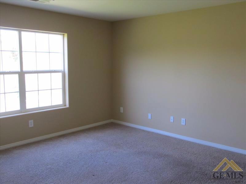 28621 Hawaii Ct, Tehachapi, CA 93561 photo 11