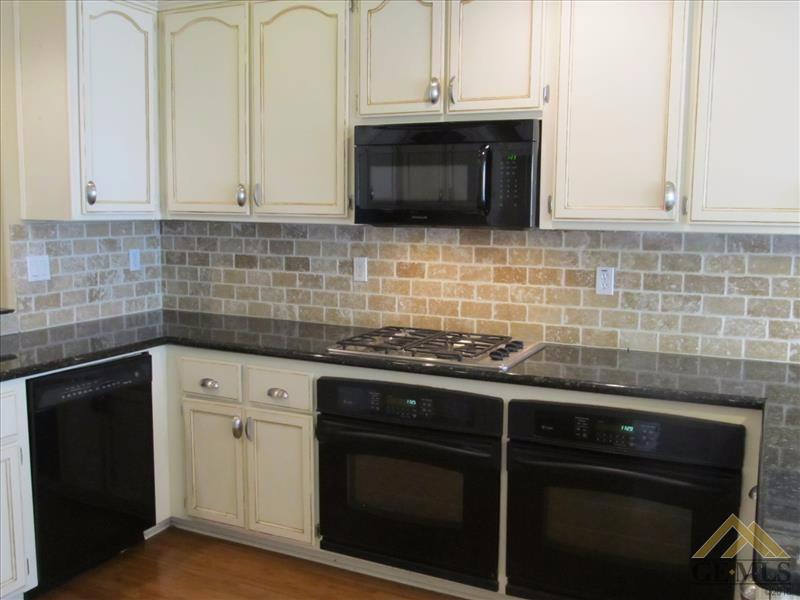 28621 Hawaii Ct, Tehachapi, CA 93561 photo 4