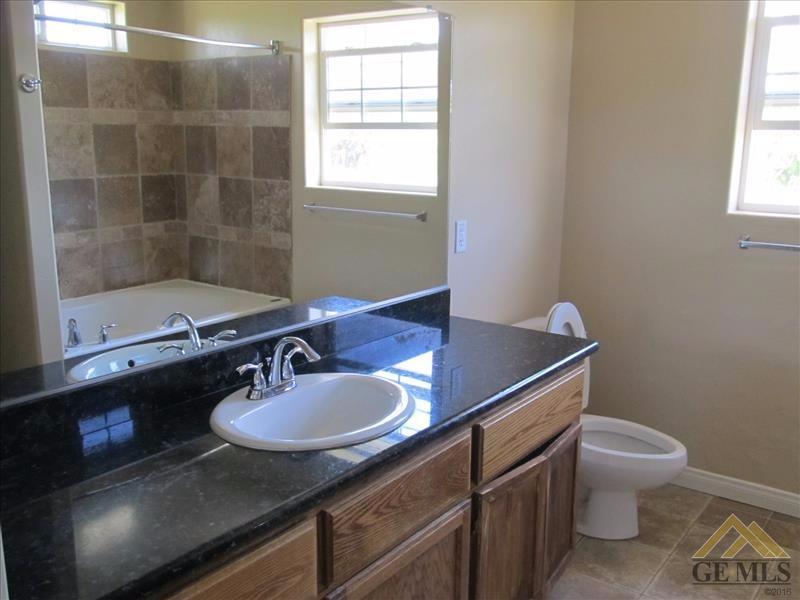 28621 Hawaii Ct, Tehachapi, CA 93561 photo 12