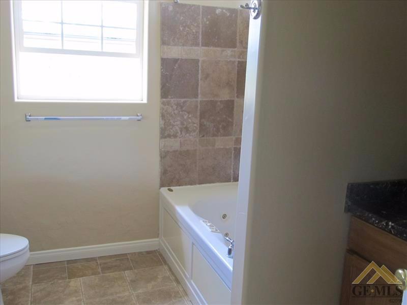 28621 Hawaii Ct, Tehachapi, CA 93561 photo 13
