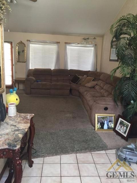 1900 Juniper Ln, Wasco, CA 93280 photo 2