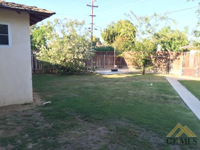 296 Pine St, Shafter, CA 93263 photo 7