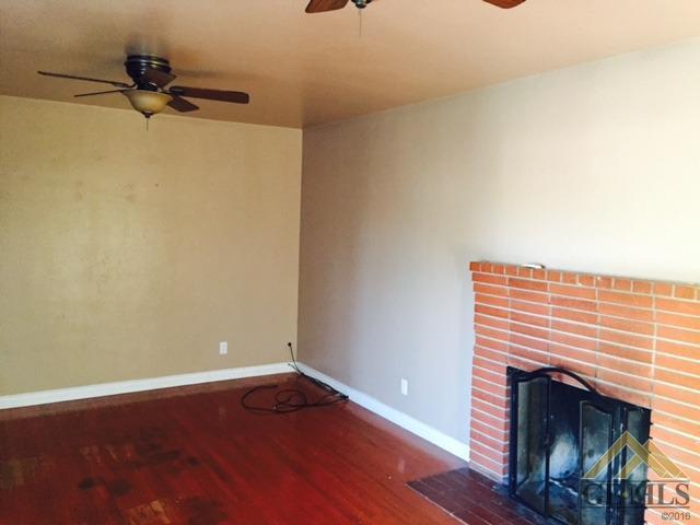 296 Pine St, Shafter, CA 93263 photo 3