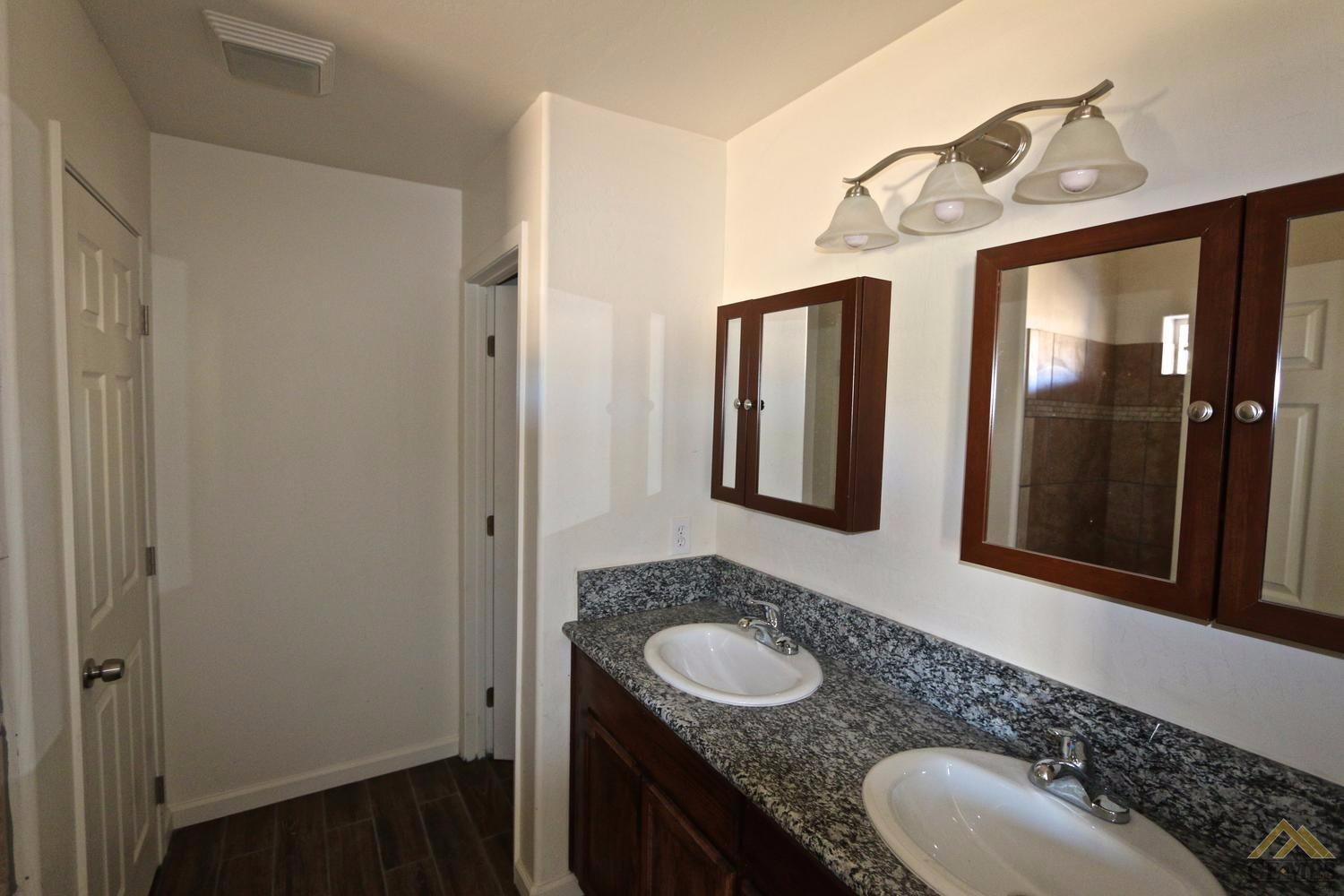 22321 Vaquero Dr, Tehachapi, CA 93561 photo 8