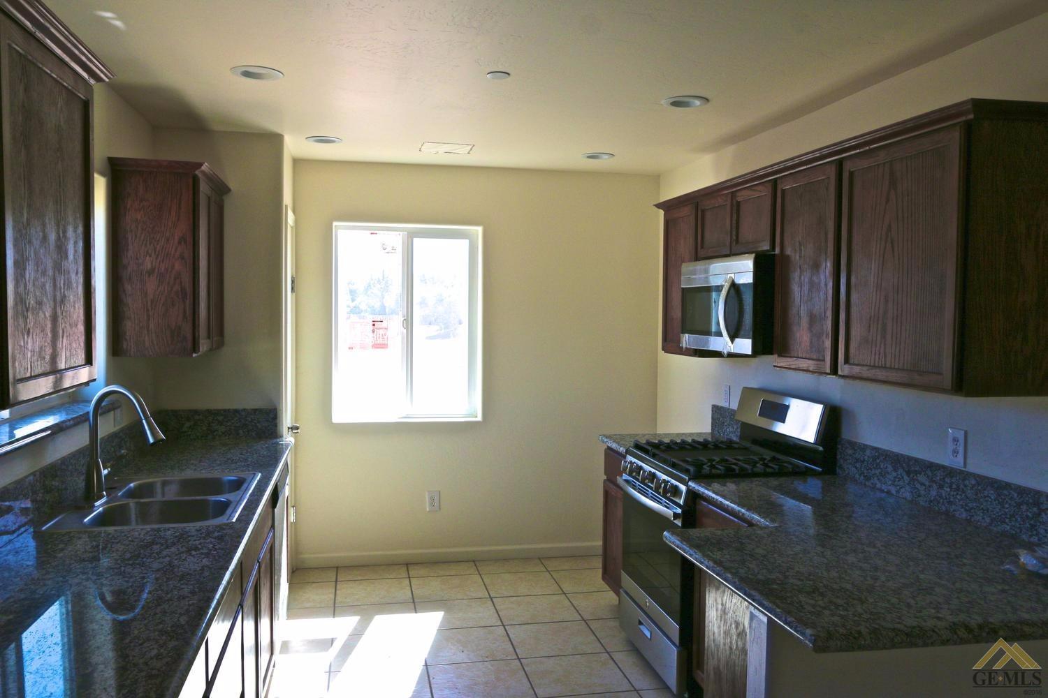22321 Vaquero Dr, Tehachapi, CA 93561 photo 6