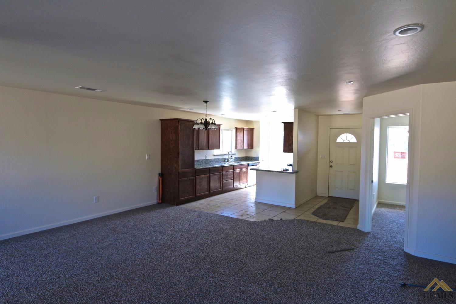 22321 Vaquero Dr, Tehachapi, CA 93561 photo 4
