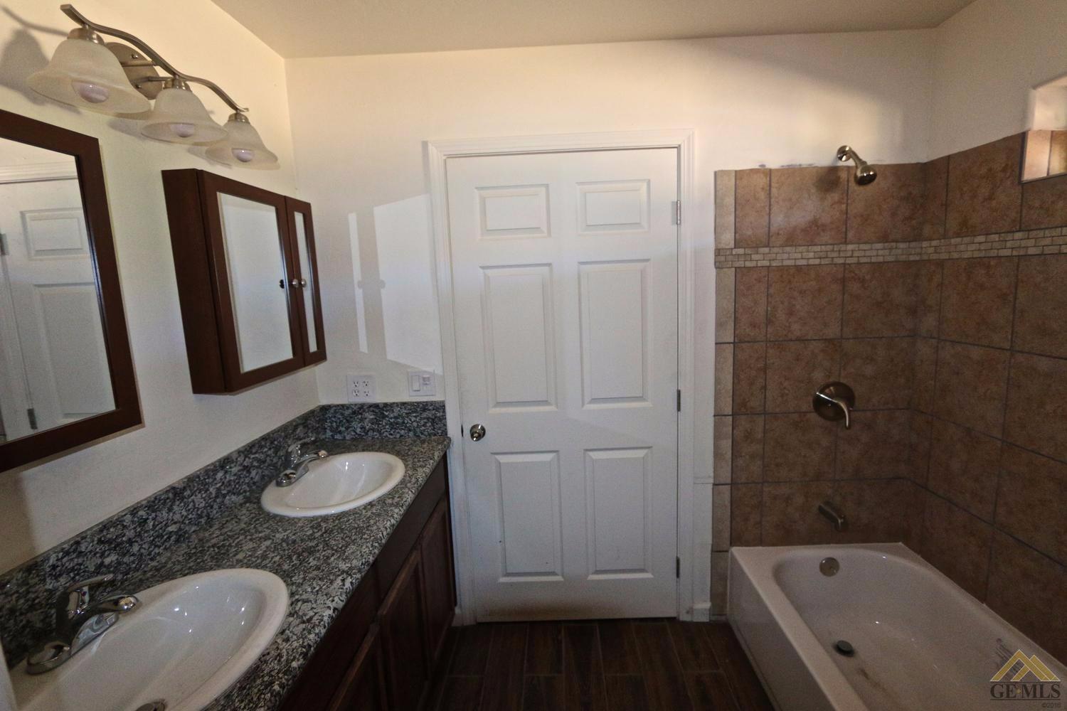 22321 Vaquero Dr, Tehachapi, CA 93561 photo 9