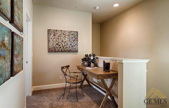 9309 Red Pine Dr, Shafter, CA 93263 photo 9