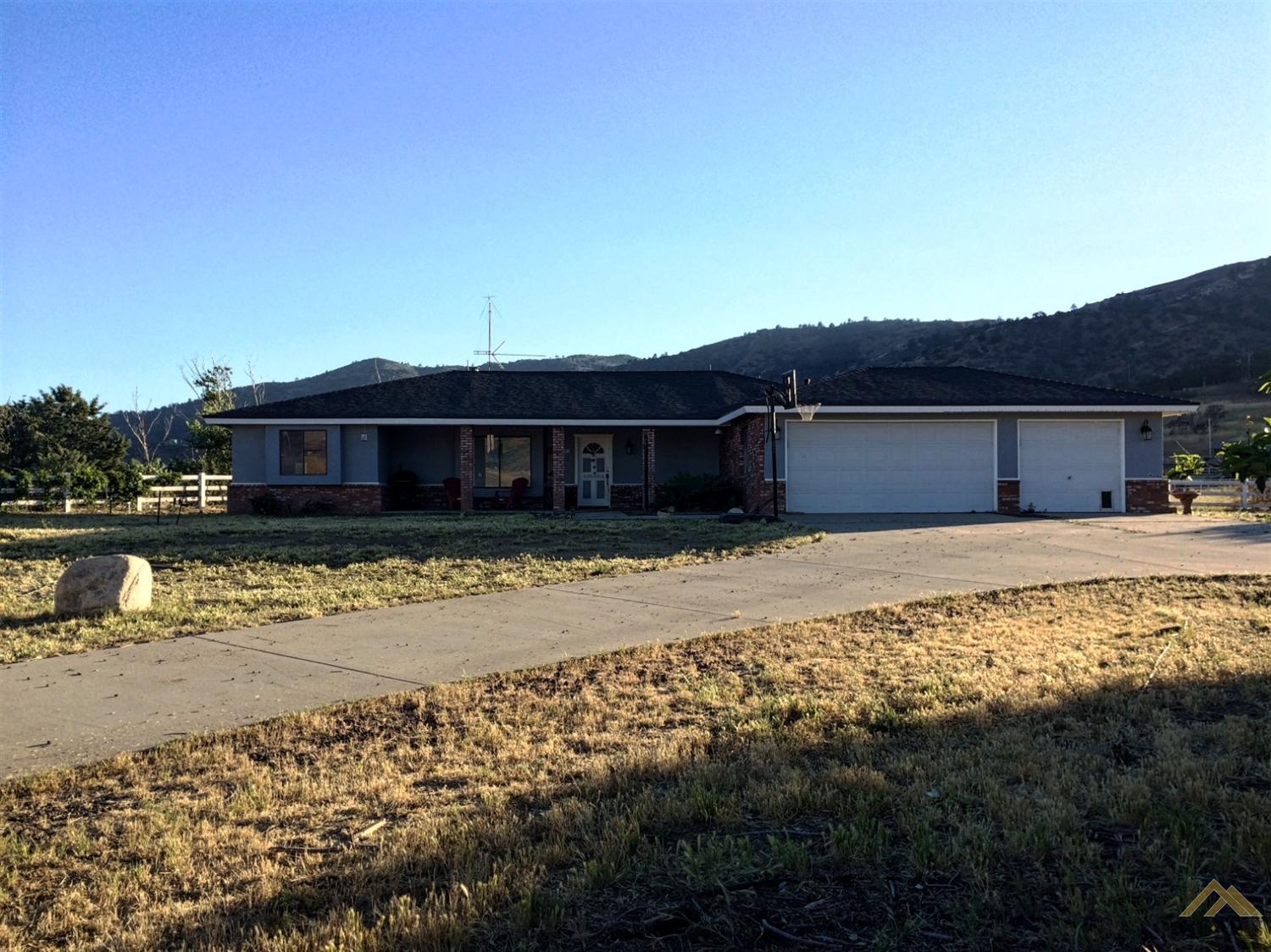 20918 Oak Knoll Dr, Tehachapi, CA 93561 photo 2