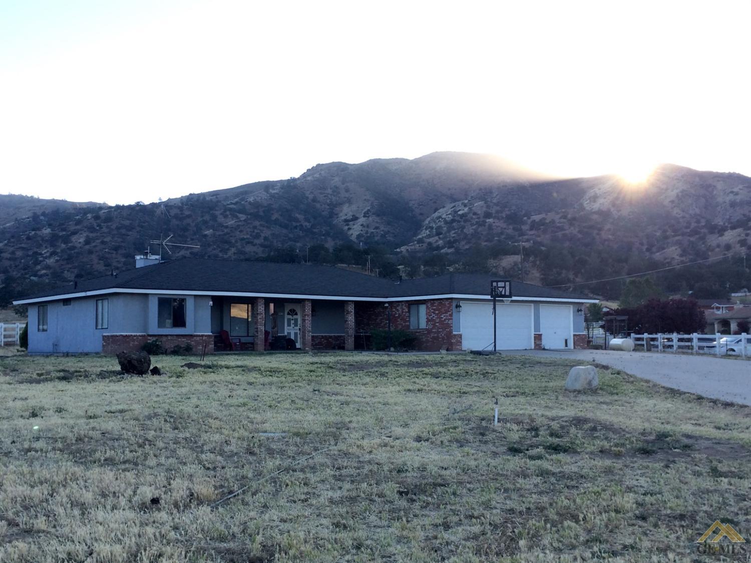 20918 Oak Knoll Dr, Tehachapi, CA 93561 photo 1