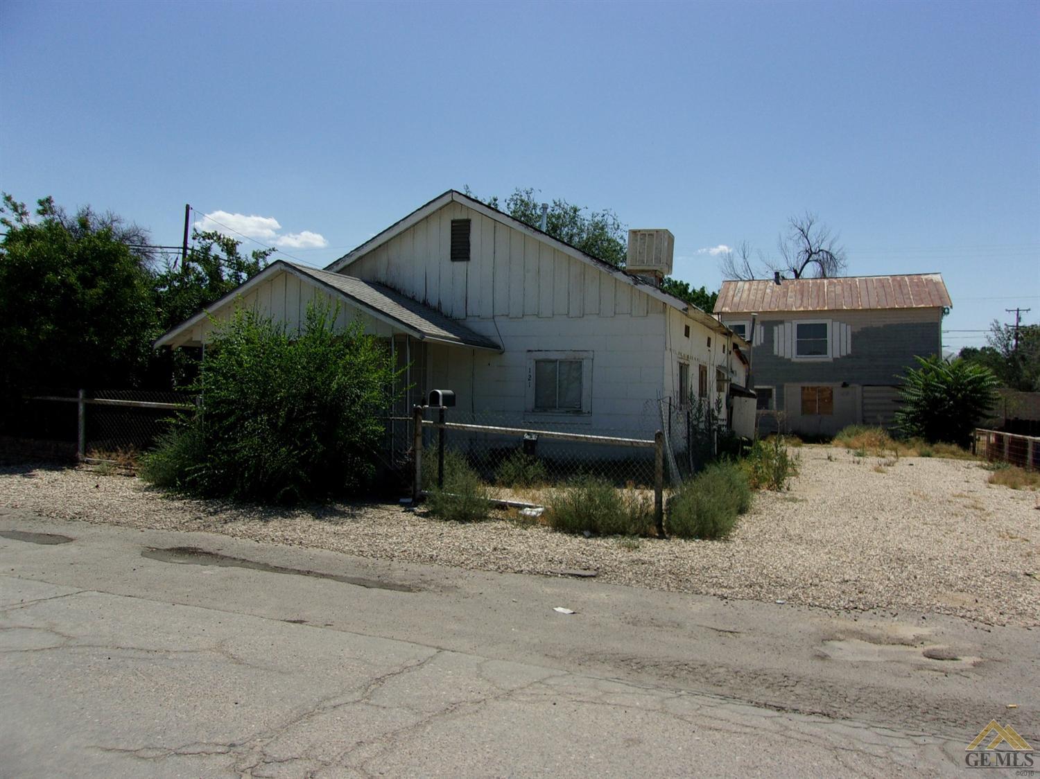 121 Shattuck Ave, Taft, CA 93268 photo 2