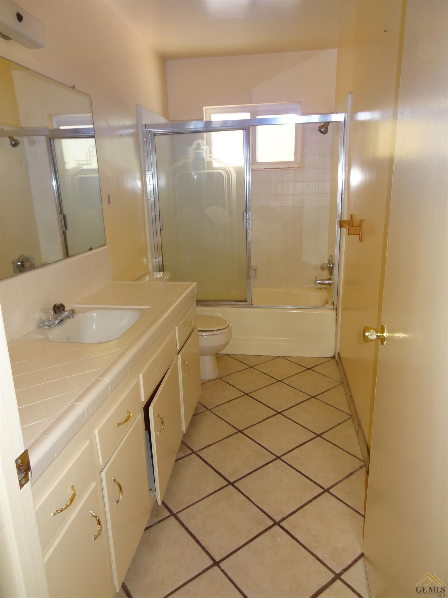 5718 5718 Rexroth Ave, Bakersfield, CA 93306 photo 13
