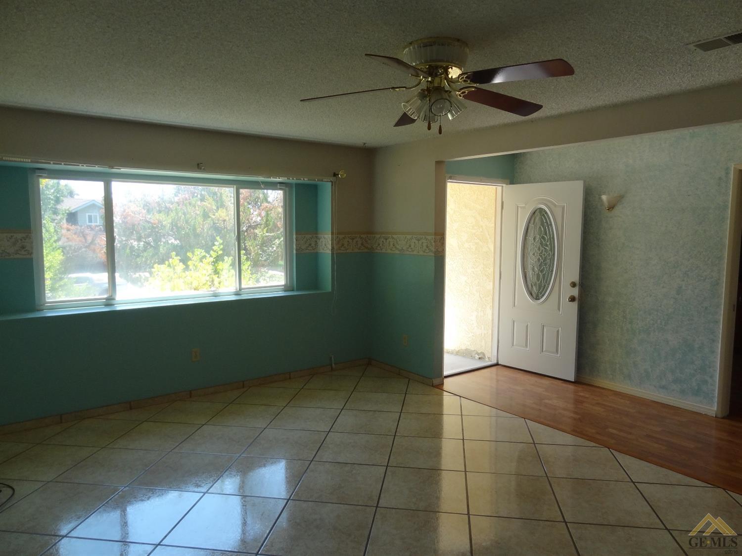 5718 5718 Rexroth Ave, Bakersfield, CA 93306 photo 4