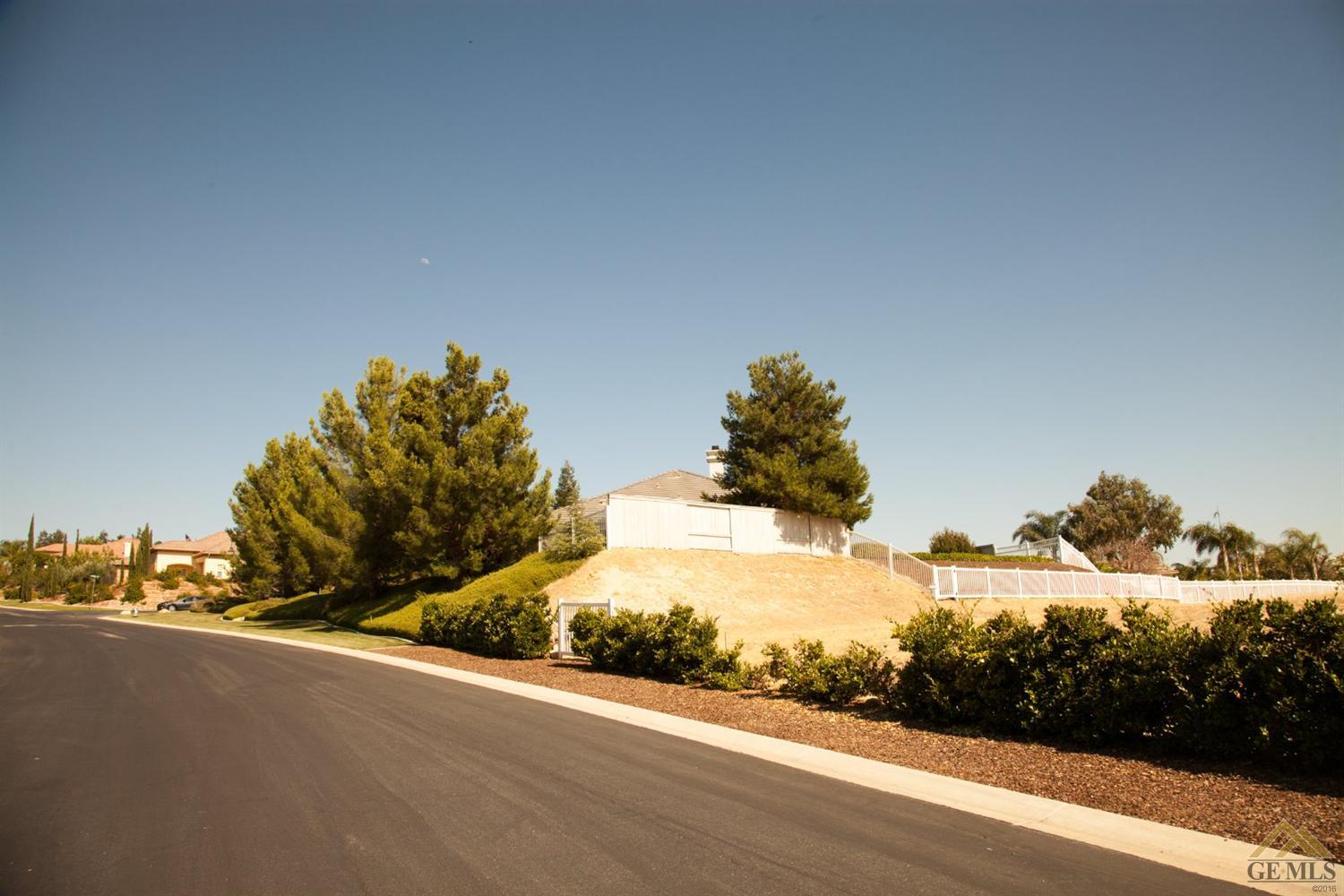 13701 Raphael Ave, Bakersfield, CA 93306 photo 2