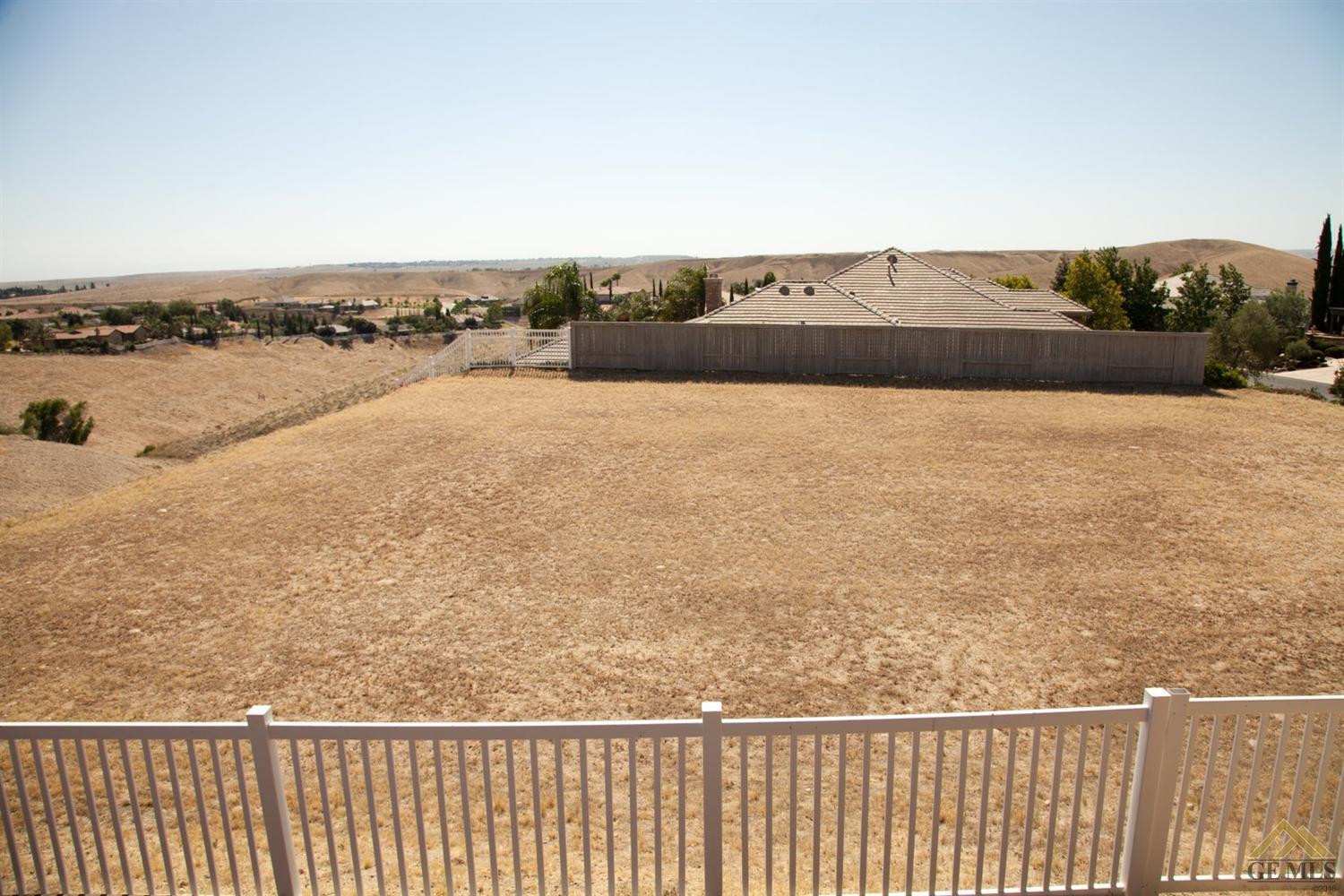 13701 Raphael Ave, Bakersfield, CA 93306 photo 4
