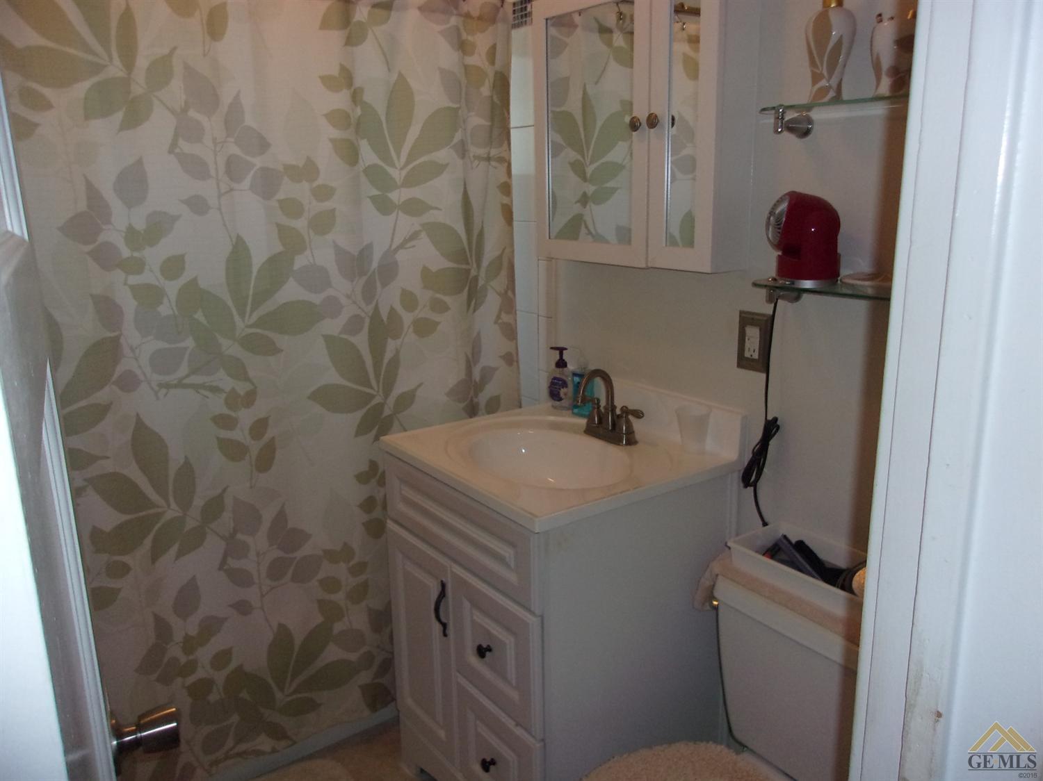 218 E San Emidio St, Taft, CA 93268 photo 6