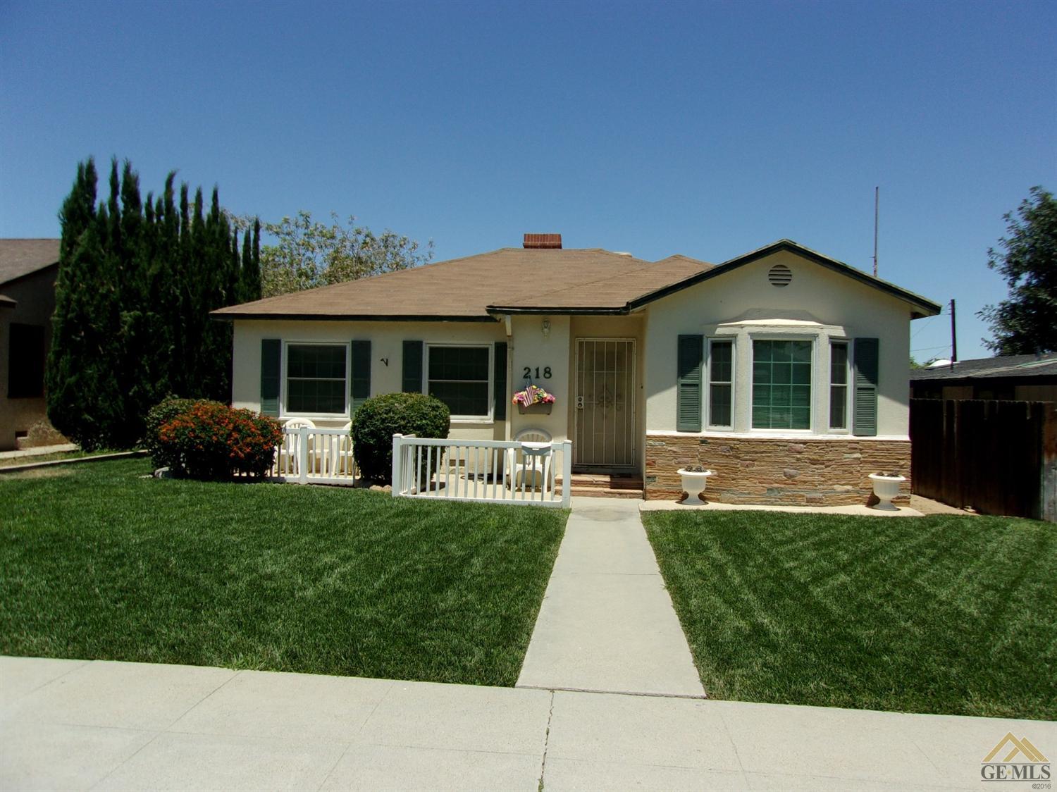 218 E San Emidio St, Taft, CA 93268 photo 1
