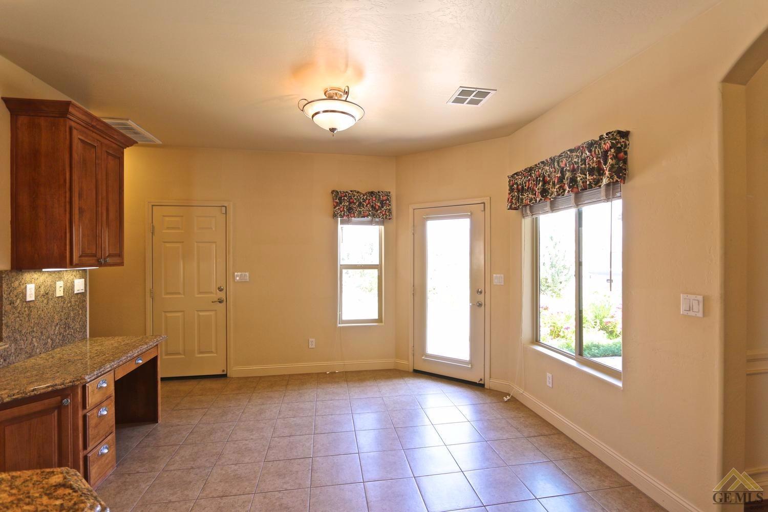 501 Mesquite Dr, Tehachapi, CA 93561 photo 17