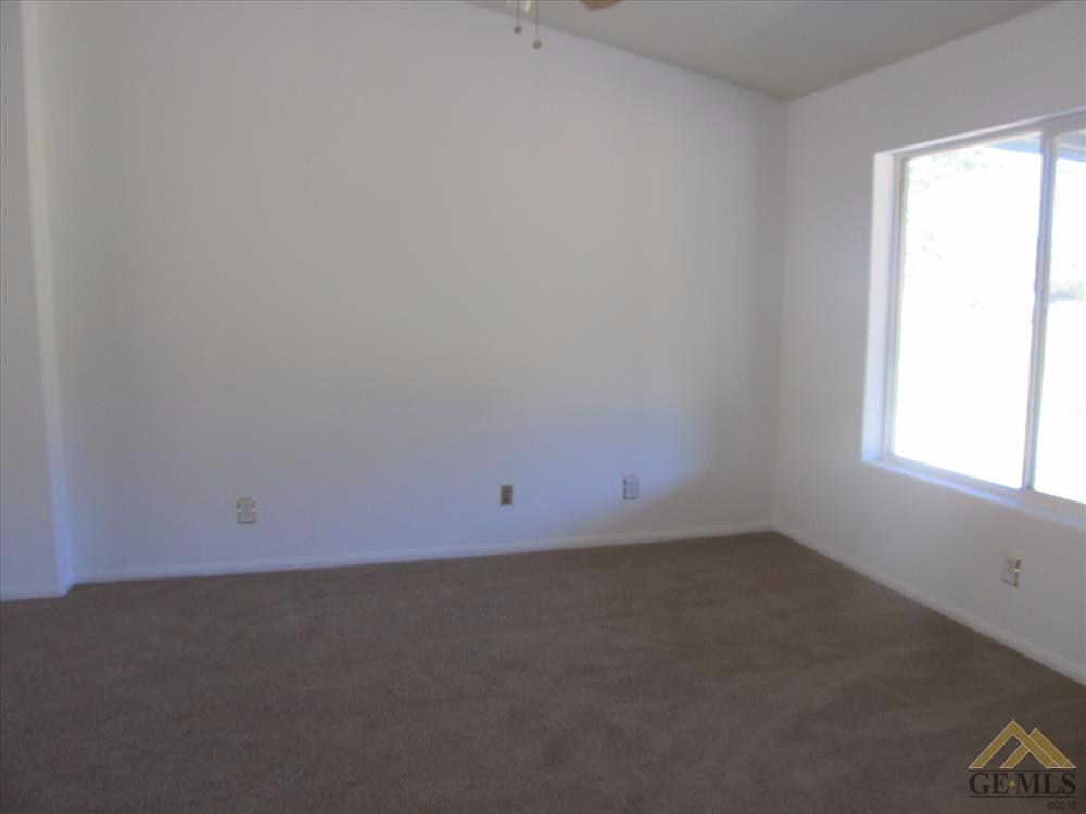 24588 Haven Ln, Tehachapi, CA 93561 photo 3