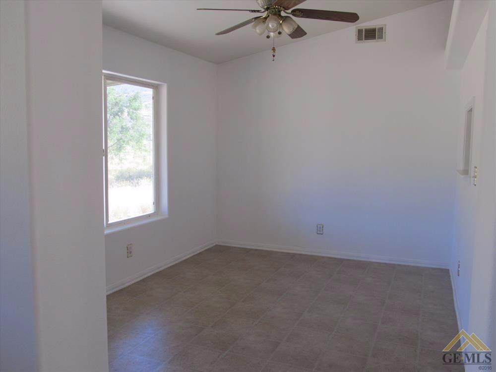 24588 Haven Ln, Tehachapi, CA 93561 photo 6