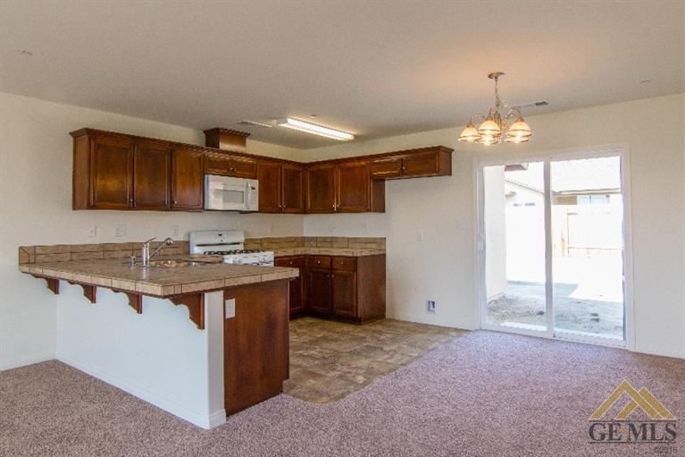 9136 Eucalyptus Dr, Bakersfield, CA 93306 photo 8