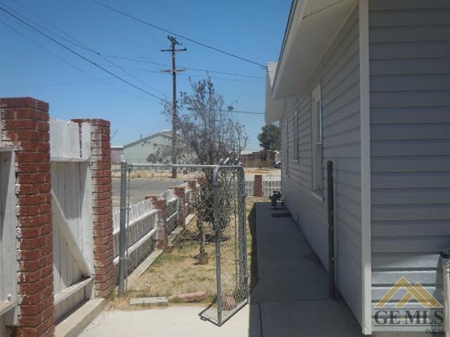 525 Birch St, Taft, CA 93268 photo 3