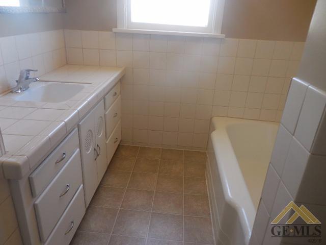 525 Birch St, Taft, CA 93268 photo 10