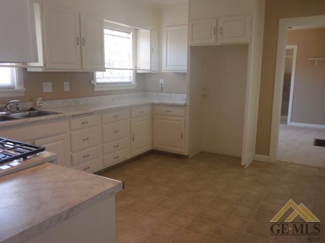 525 Birch St, Taft, CA 93268 photo 6