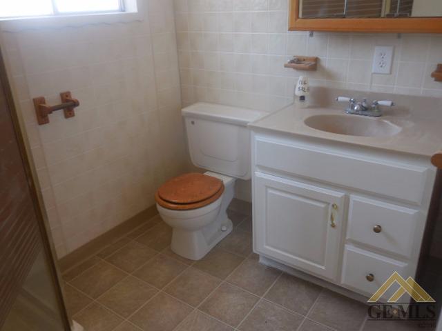 525 Birch St, Taft, CA 93268 photo 8