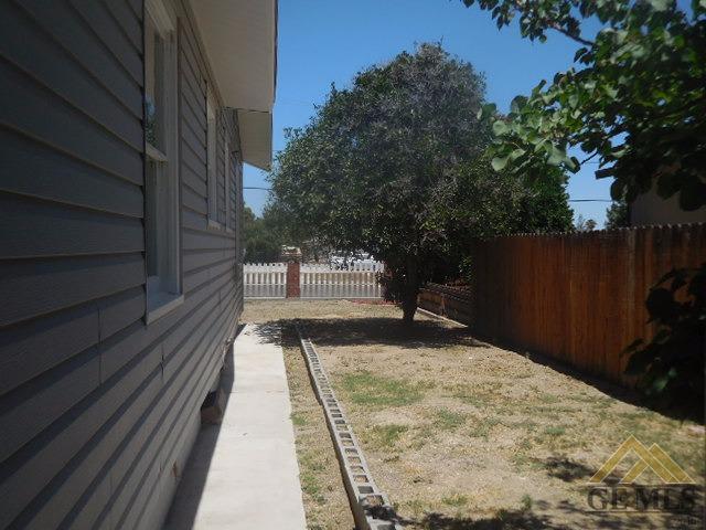 525 Birch St, Taft, CA 93268 photo 4