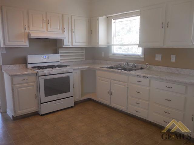 525 Birch St, Taft, CA 93268 photo 7