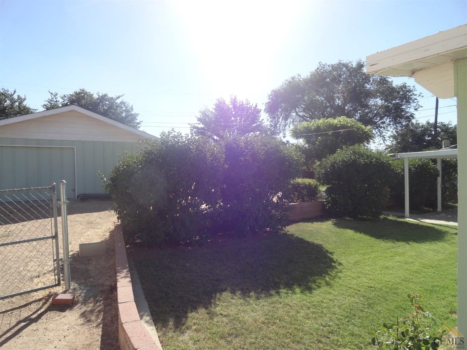 819 Beech St, Tehachapi, CA 93561 photo 2